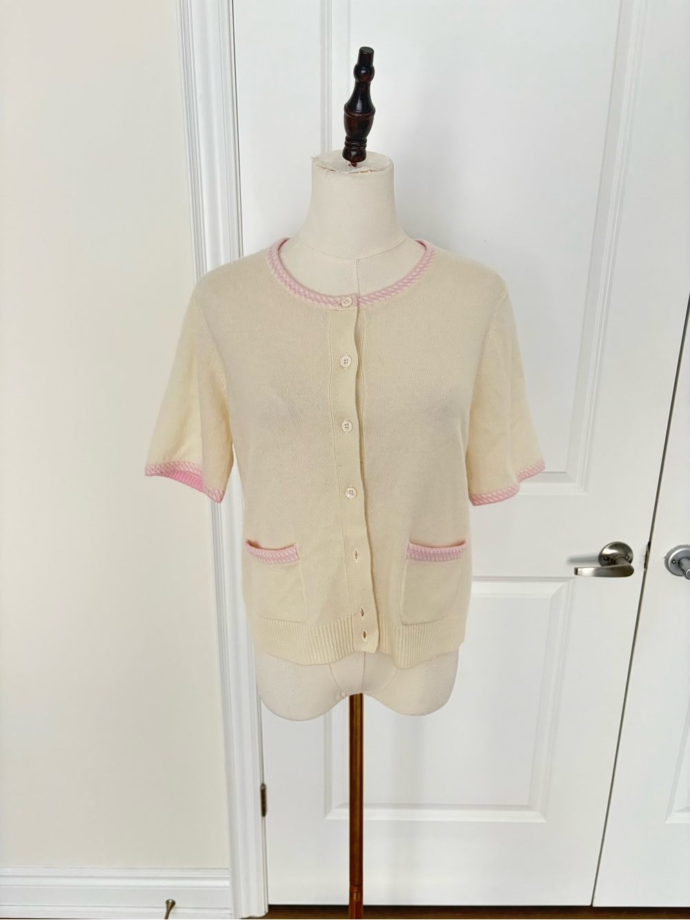Magaschoni Cream Short Sleeve Cardigan with Pink Trim